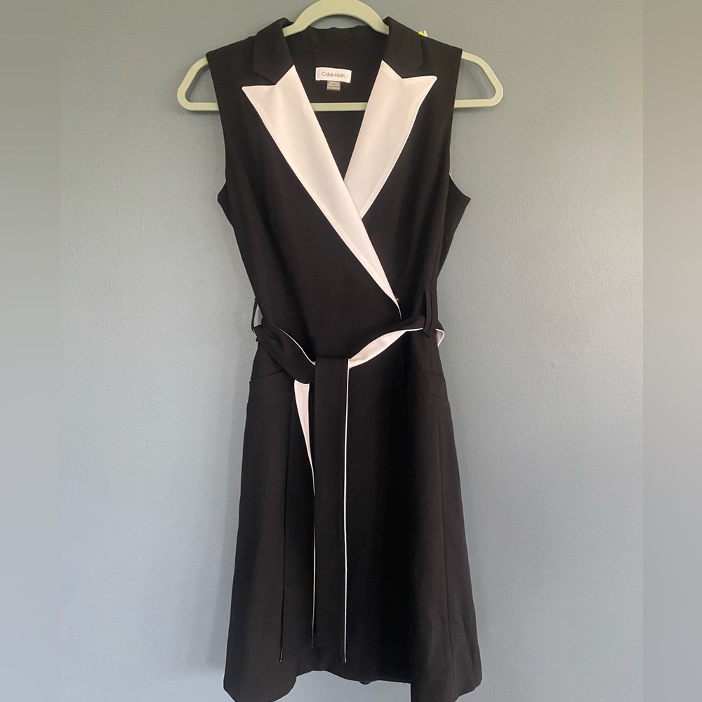 Calvin Klein Black & White Sleeveless Wrap Dress – Size 4